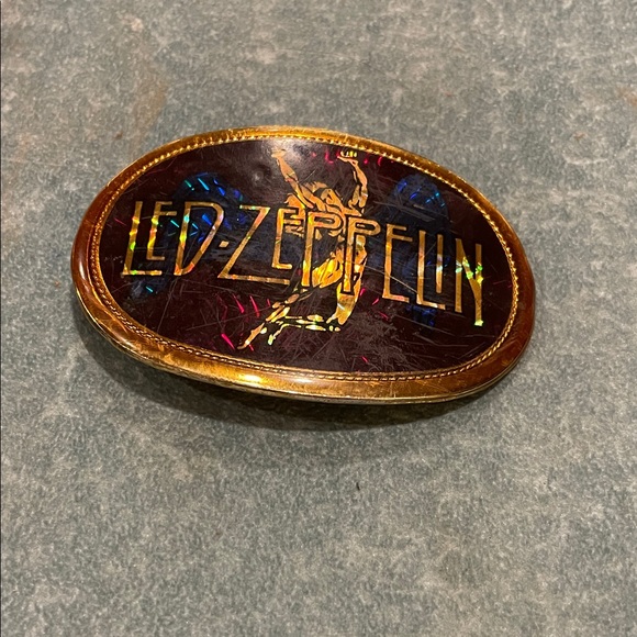 Pacifica Gold and Black Belt Buckle - Picture 1 of 2